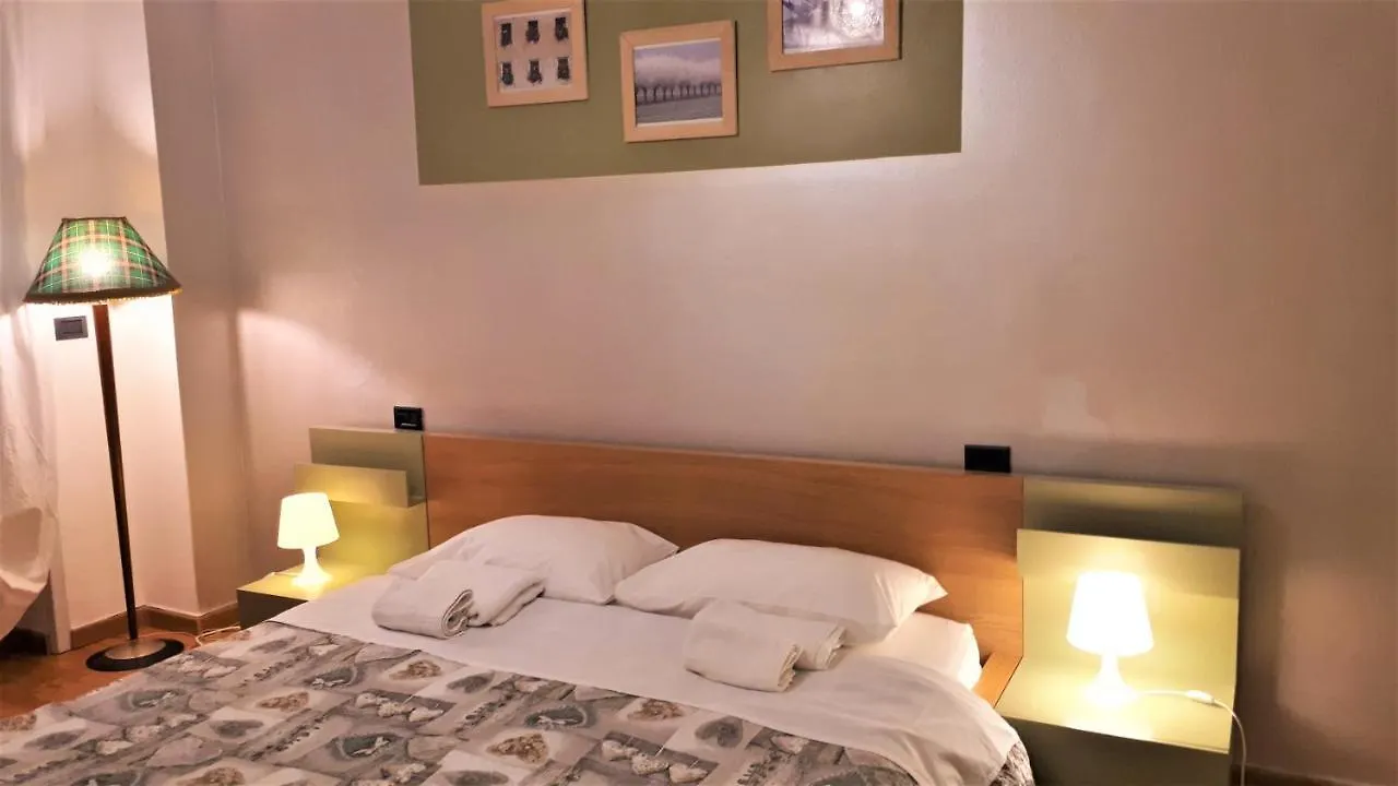 Isola Lagosta Apartment Milan 0*,  Italy